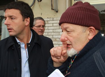 I Renzi: gruppo di famiglia in un interno