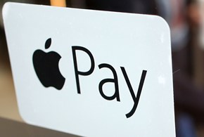 Da Apple a Samsung, smartphone centrale nei pagamenti 