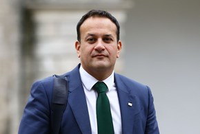 L’Irlanda cambia volto, indiano gay candidato premier 