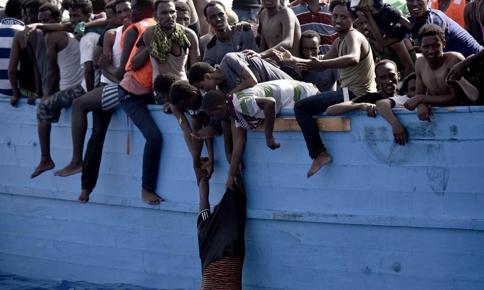 Restano in carcere il capo della “Misericordia” e il parroco