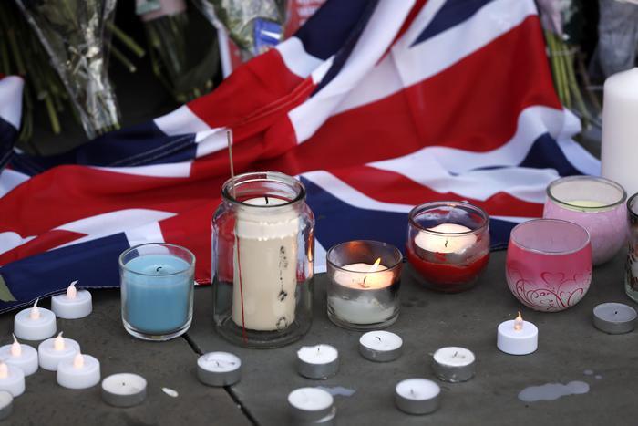 Strage di Manchester: May alza livello di allerta-terrorismo