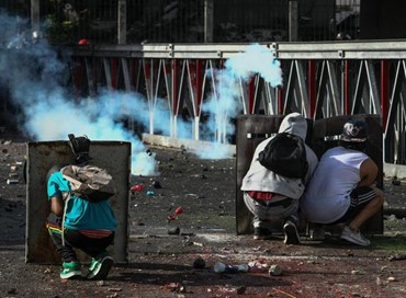 Venezuela, altri due morti: 63 vittime
