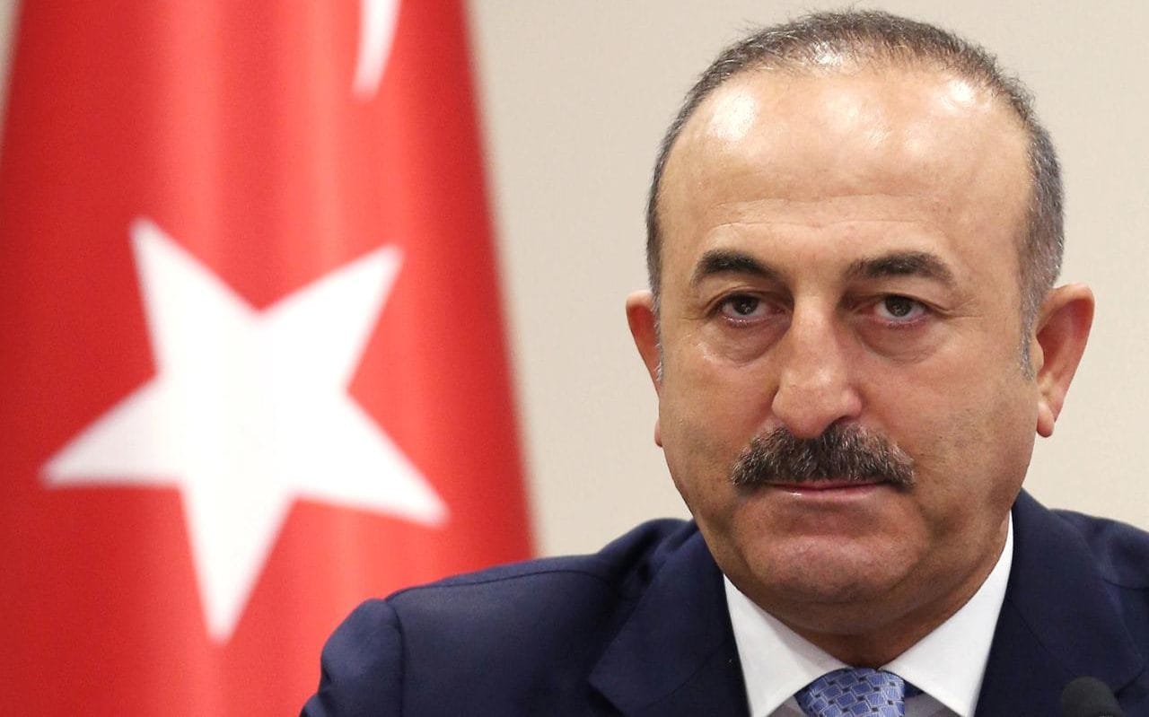 Cavusoglu: "La Turchia pronta a riprendere i negoziati con la Ue"