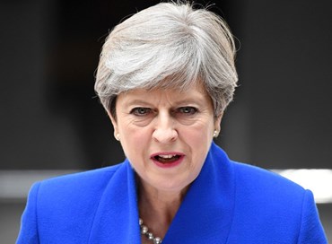 May ai Tories: “Vi ho cacciato nei guai, ve ne tirerò fuori”