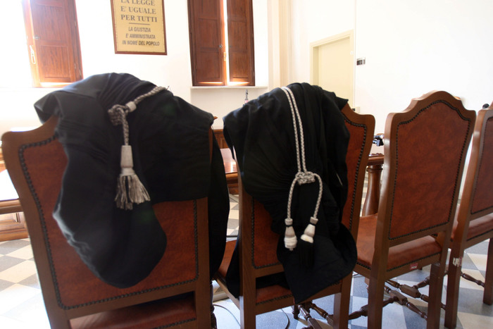 Messina, denunciò 12 volte il marito che poi la uccise: condannati i pm