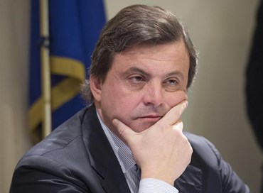 Calenda: “La priorità è il taglio delle tasse alle imprese, non l’Irpef”