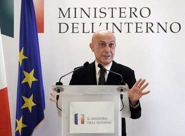 Se poi il ministro Minniti finisce per perdere la brocca