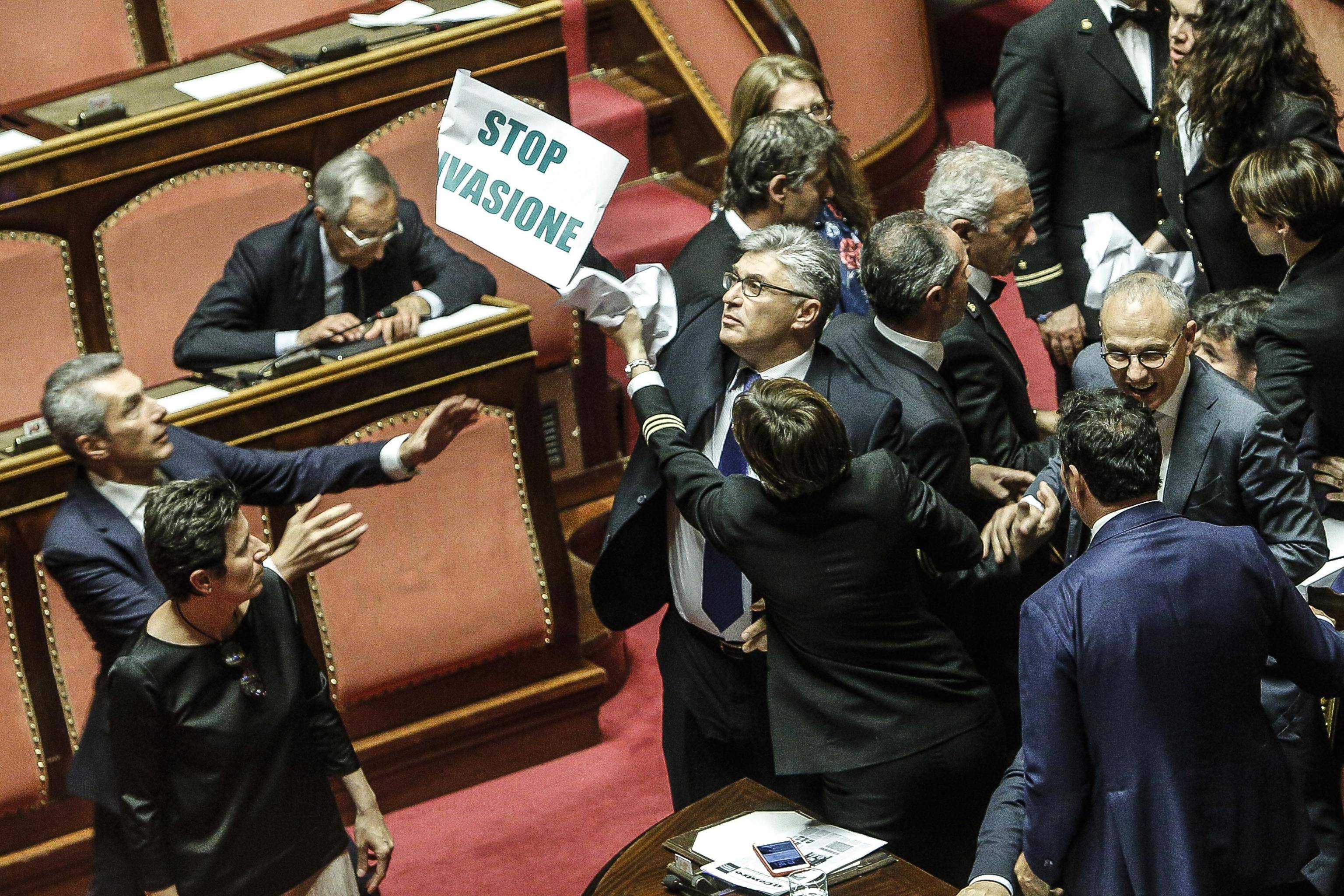 La politica che uccide le radici