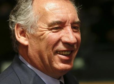 Macron perde pezzi, si dimette anche Bayrou