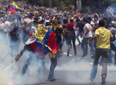 Papa: “adesso la pace in Venezuela”