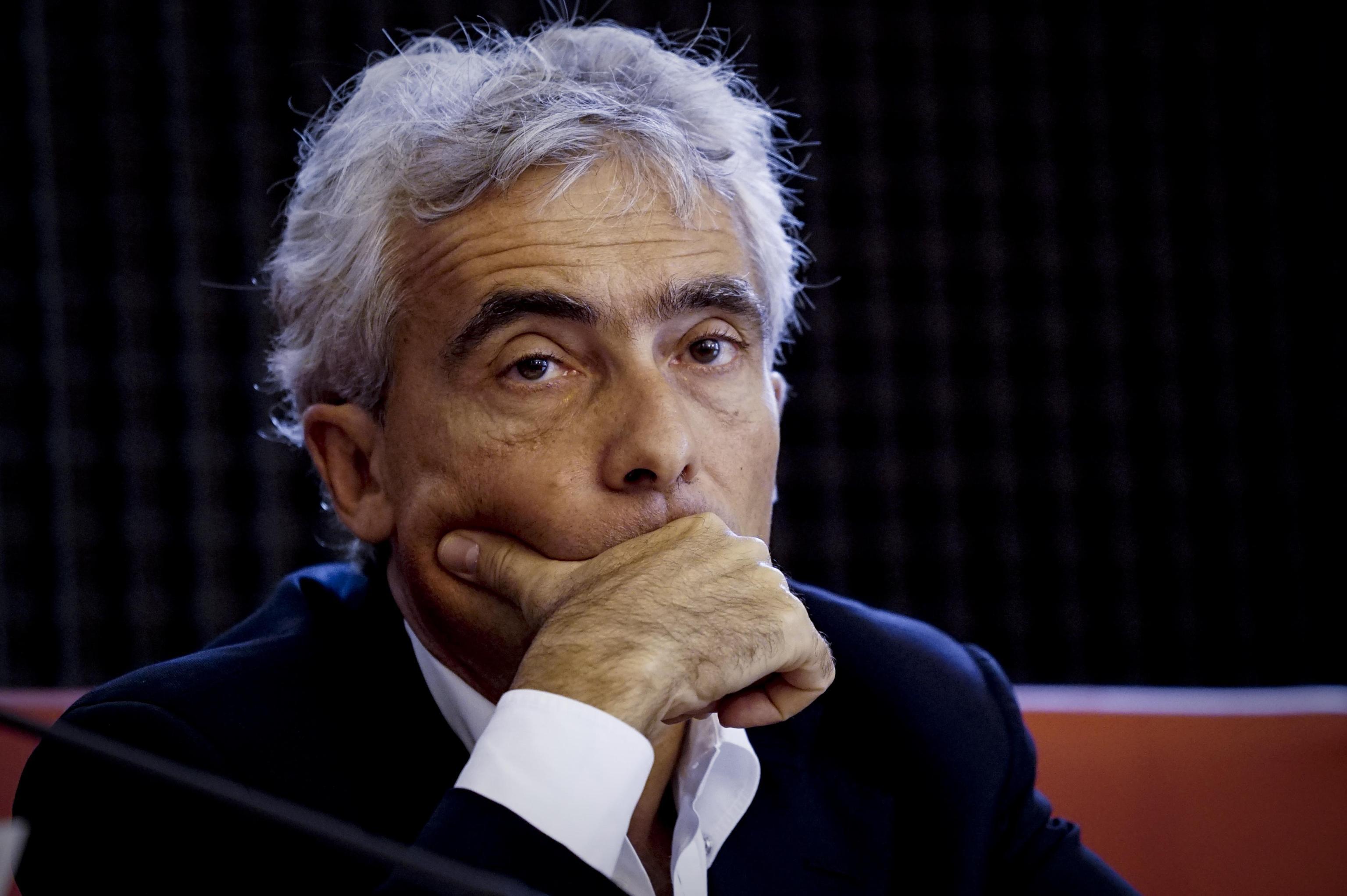 Delle due l’una, o tecnico o politico