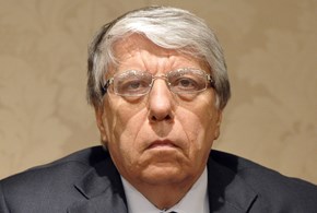 L’eccesso di zelo di Carlo Giovanardi