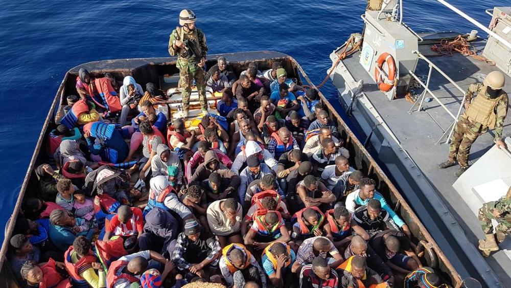 Migranti: si apre una settimana cruciale, Minniti in Tunisia