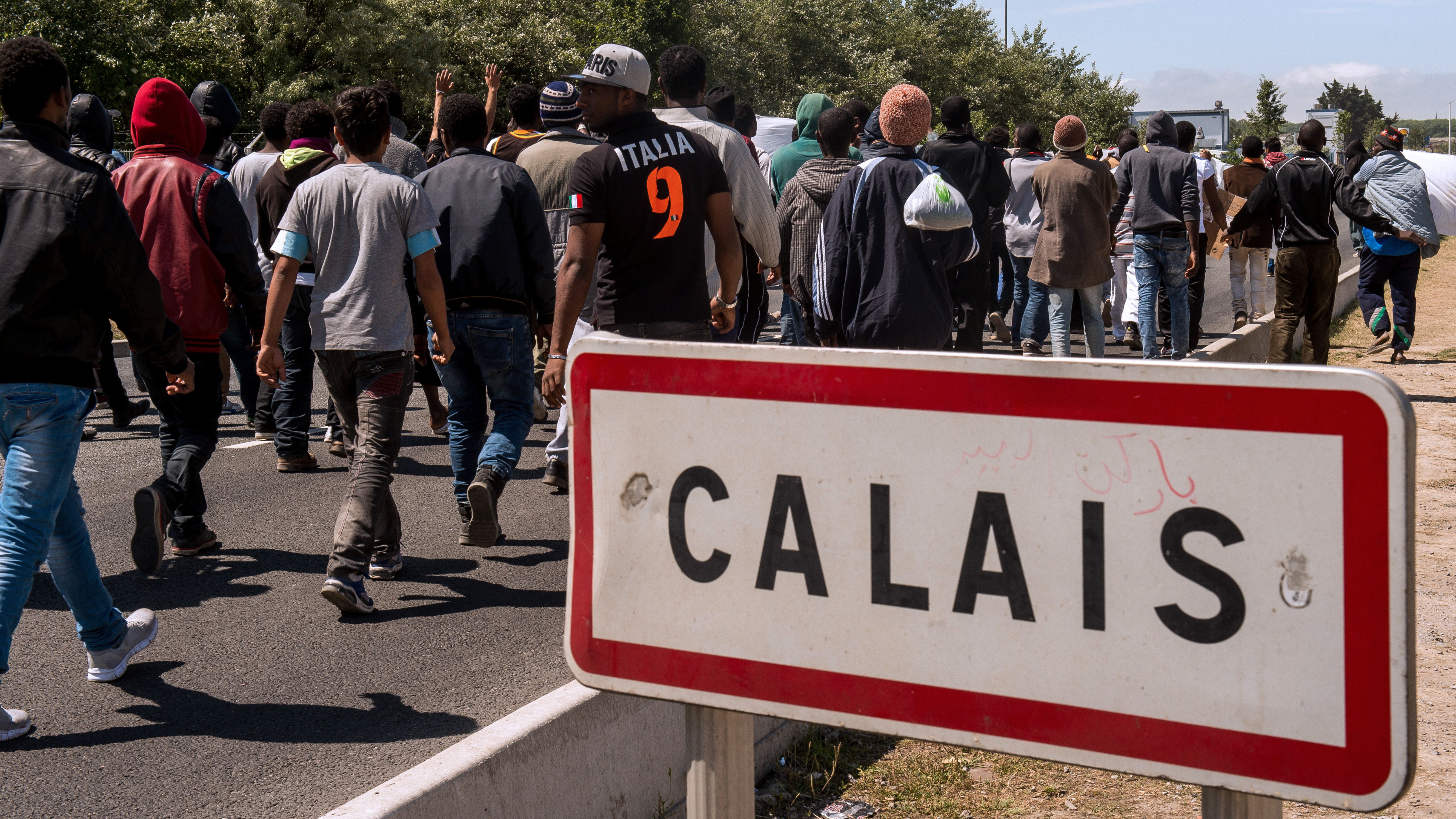 Francia: governo costretto a marcia indietro su Calais 
