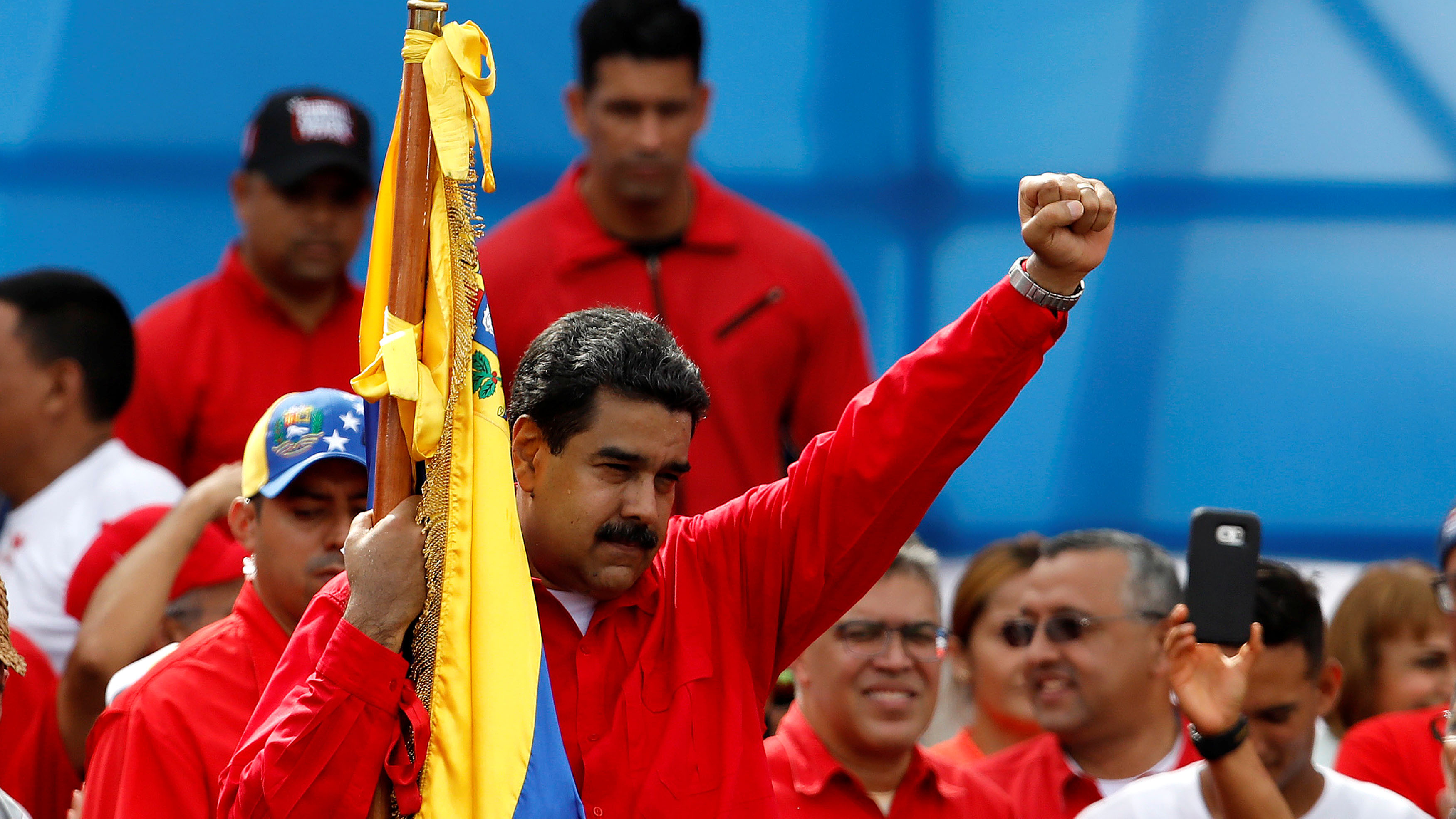 Maduro e i fans, “dura minga”