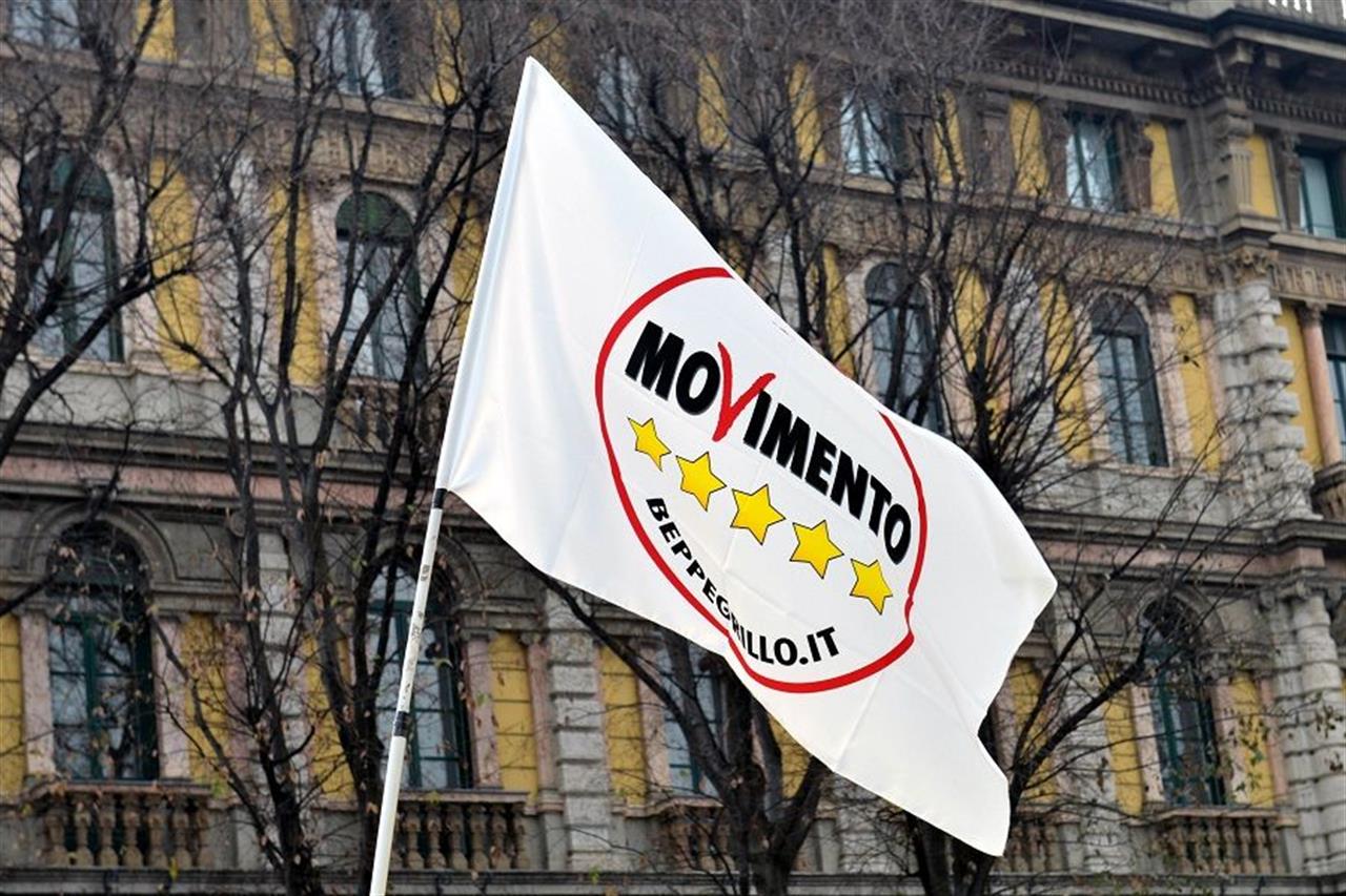 M5S: chiacchiere e distintivi 