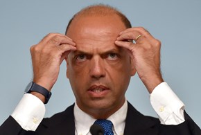 Alfano: il vaso è rotto e basta