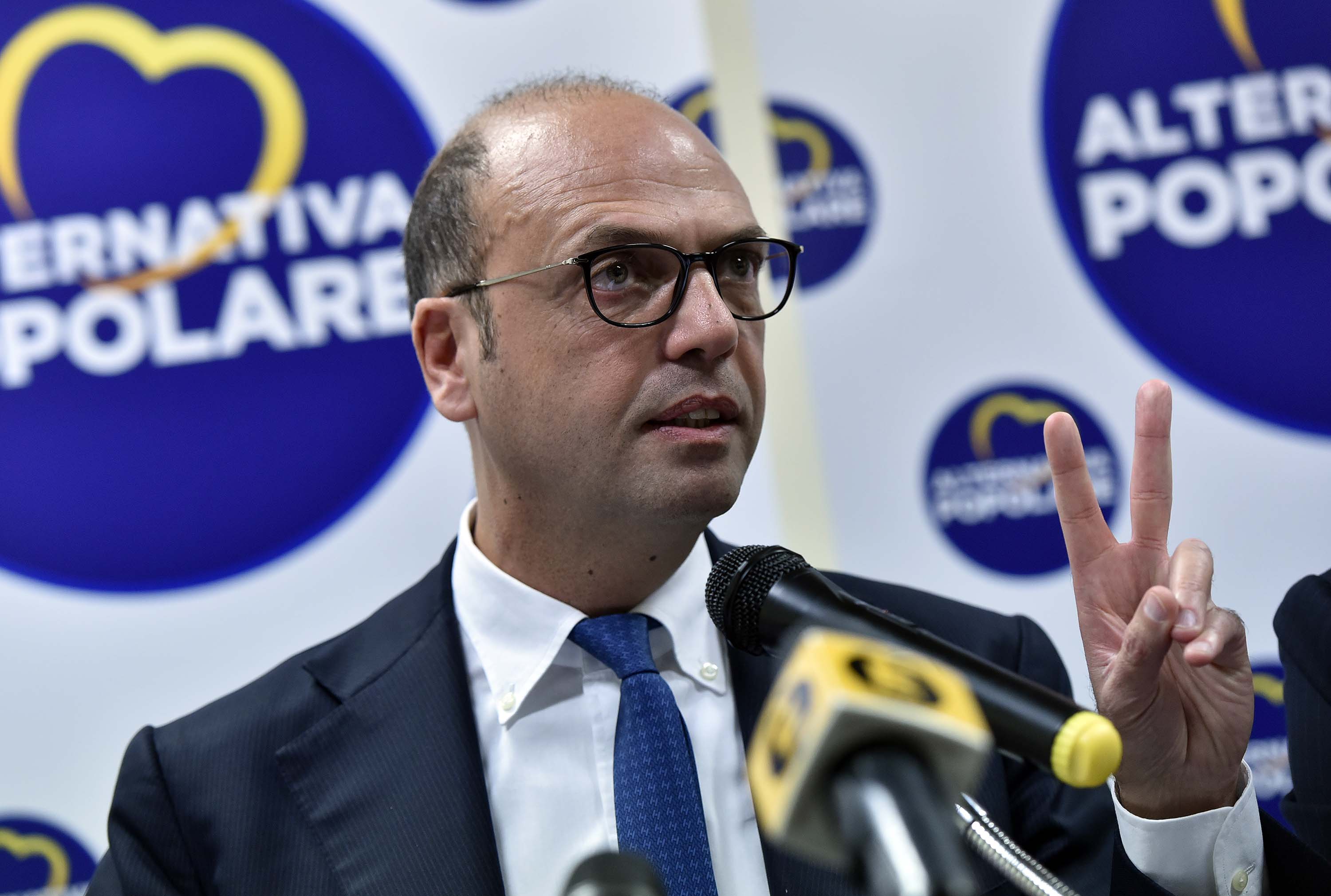 Continua la soap estiva “Angelino dove lo metto” 