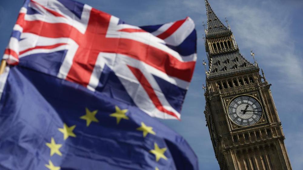 Brexit, il Parlamento Ue boccia i negoziati: “Pochi progressi”
