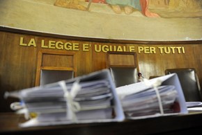 L’Italia si è rassegnata all’autoritarismo giudiziario