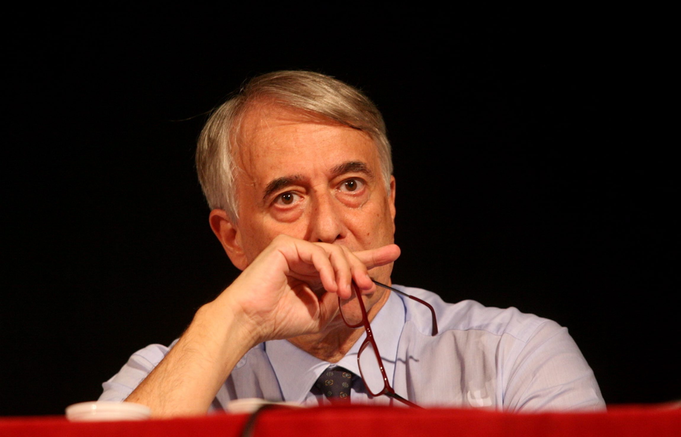 Via libera del Senato alla risoluzione sul Def Pisapia: D’Alema divisivo