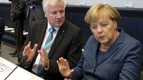 Migranti in Germania: Merkel-Seehofer