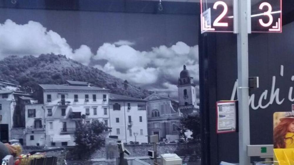 La Lidl toglie le croci alle chiese 