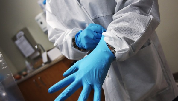 Violenza sessuale su una paziente, arrestato il ginecologo