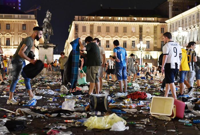 Piazza San Carlo: scattano gli inviti a comparire
