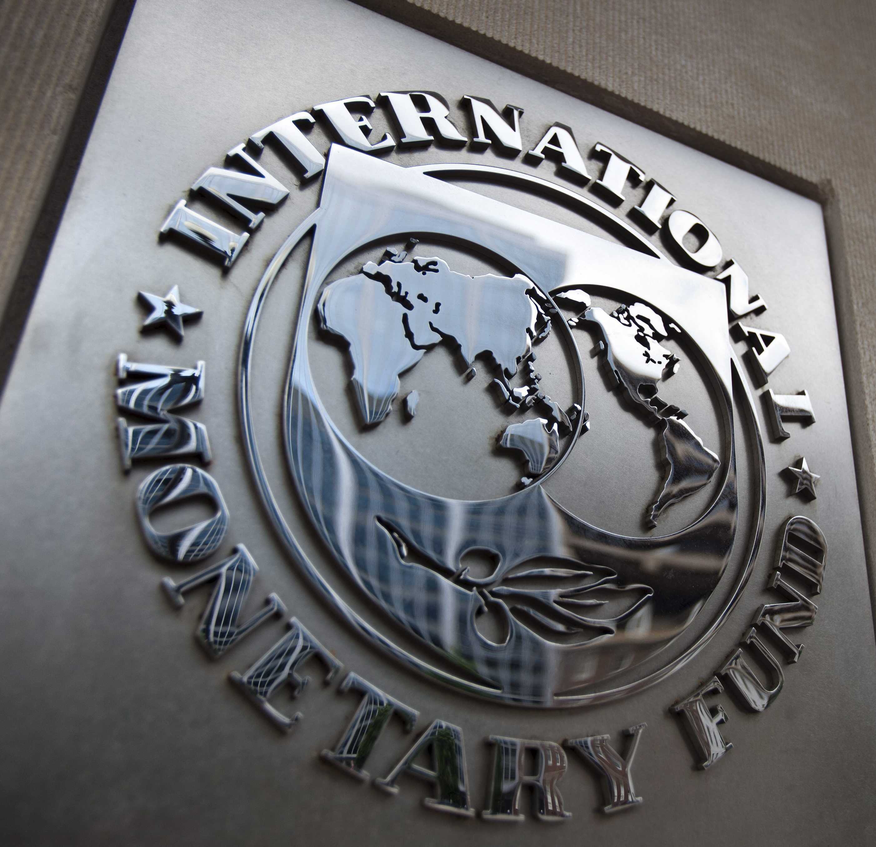 Fmi a Italia, avanti su Npl, occhio a debito e corruzione