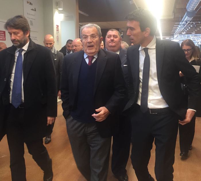 Grandi manovre nel Pd: a pranzo Prodi, Franceschini e Martina