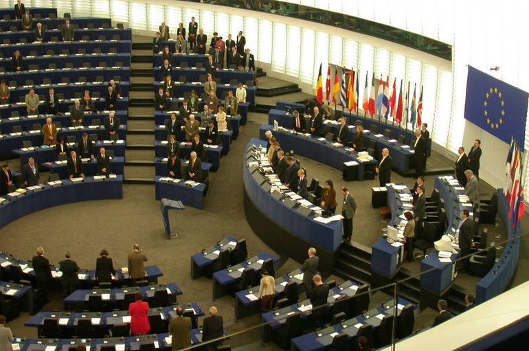 Parlamento europeo, ok a negoziati su riforma Dublino