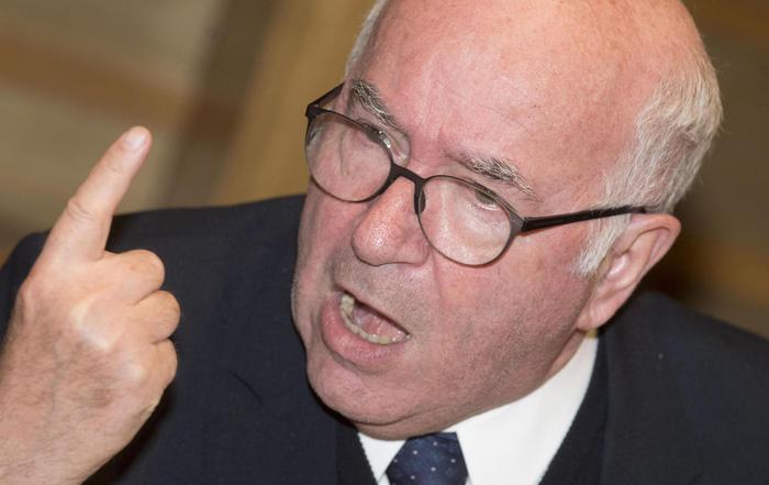 Tavecchio lascia la Figc: “Sciacallaggio”