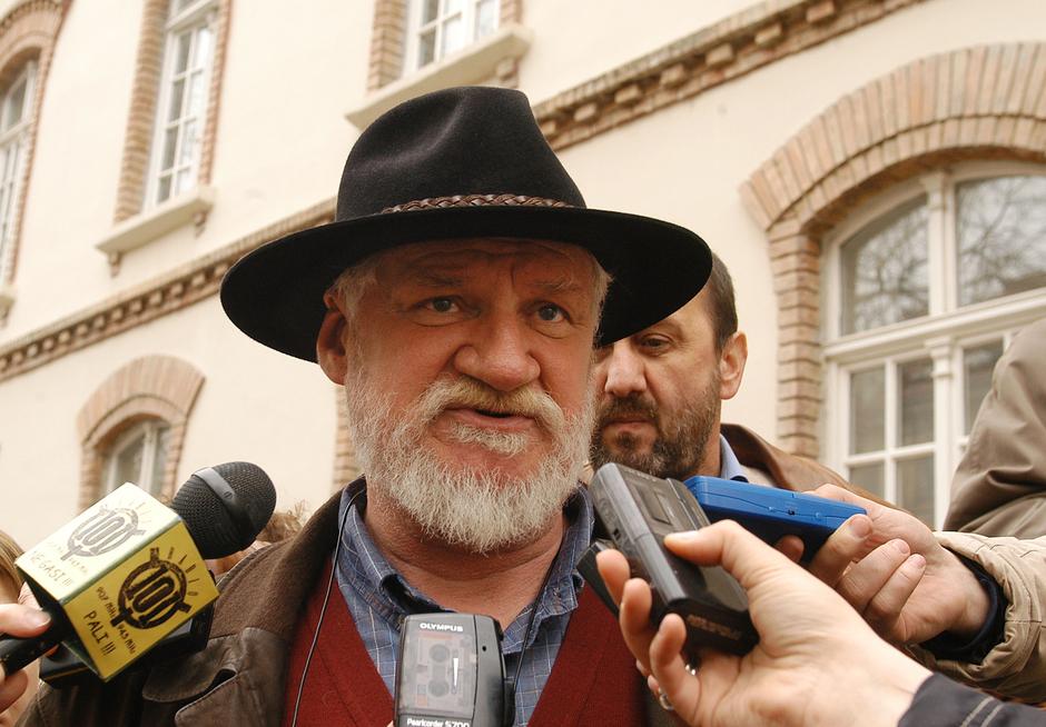 Ex generale croato si suicida in aula al tribunale dell’Aja