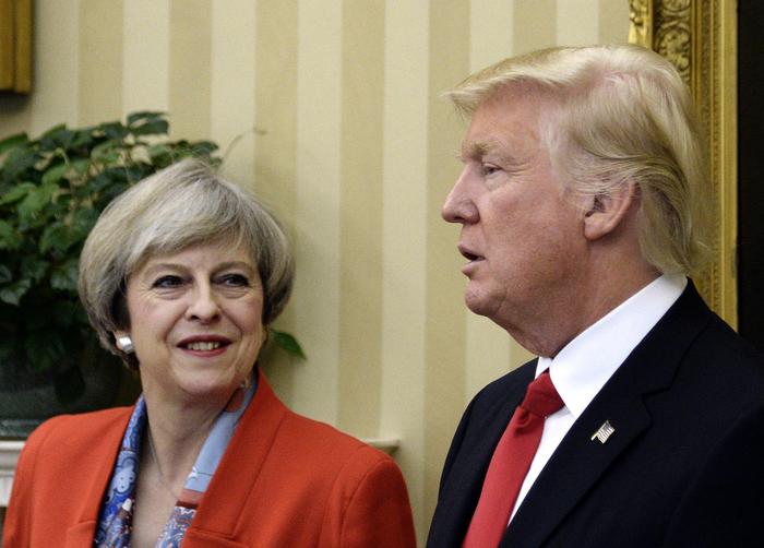 Trump a May: “Occupati del terrorismo in Uk”