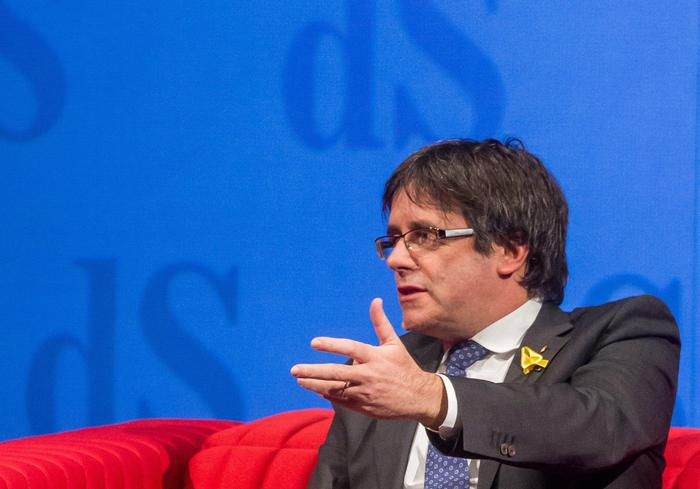 Ritirato il mandato di arresto Ue per Puigdemont