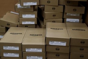 Agcom diffida Amazon: “Rispetti gli obblighi dei servizi postali”