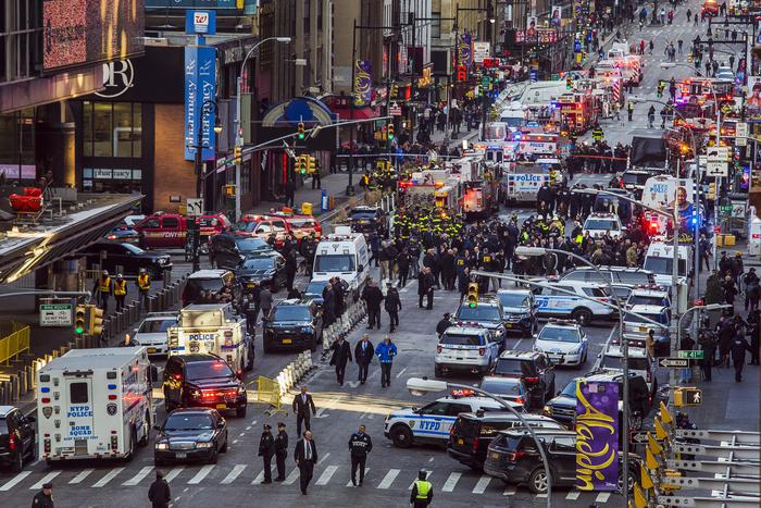 Attentato a New York: quattro feriti