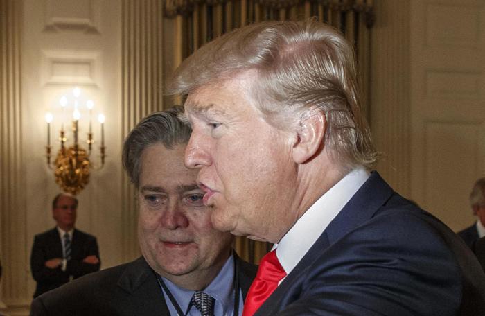 L’editore sfida Trump: il libro di Wolff è uscito ieri