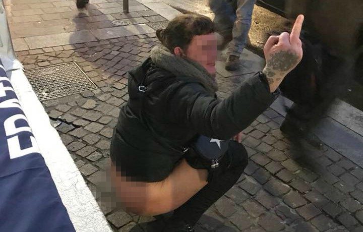 Urina al gazebo di Fdi: senza vergogna