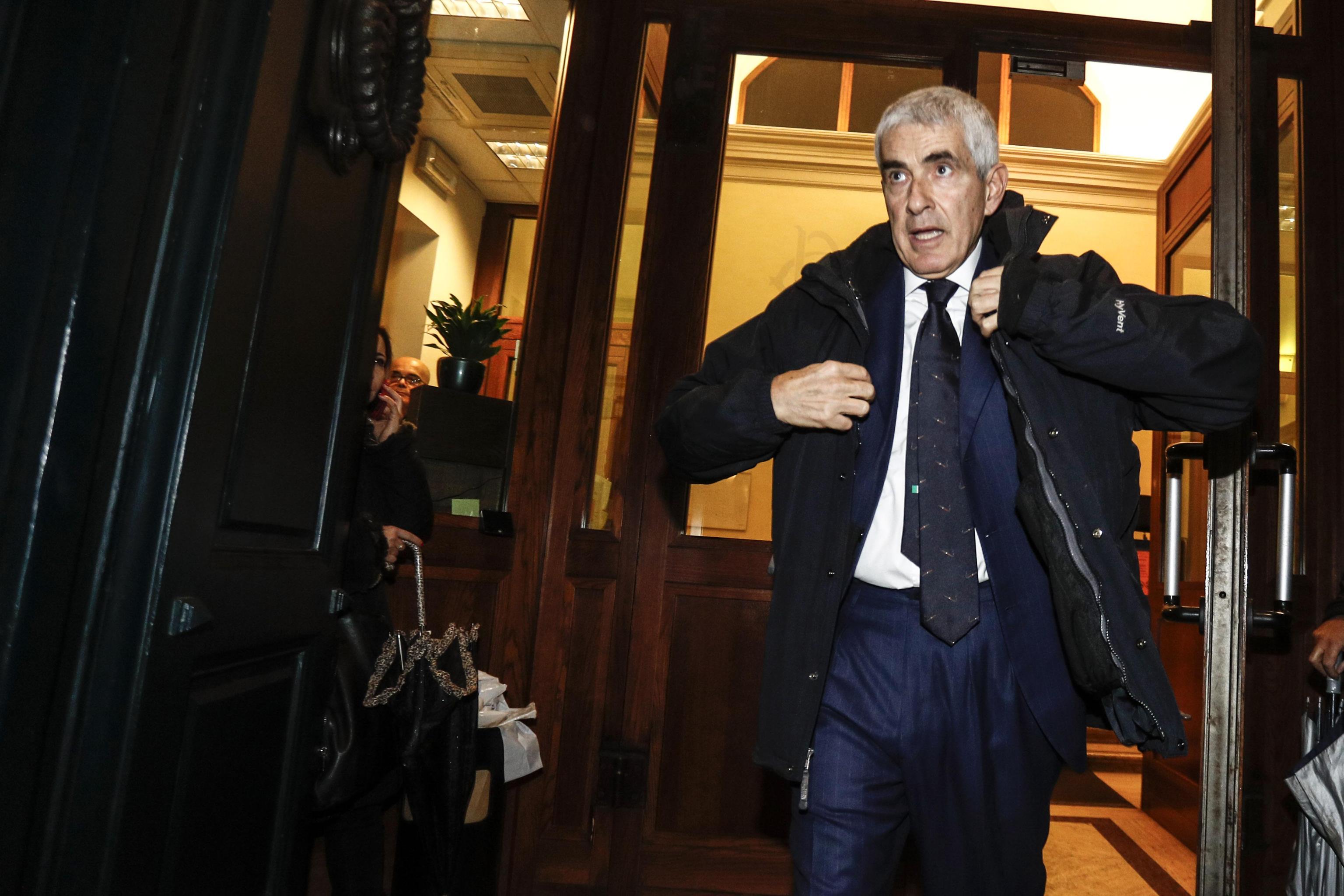 Casini incassa il collegio facendo falò dei risparmiatori