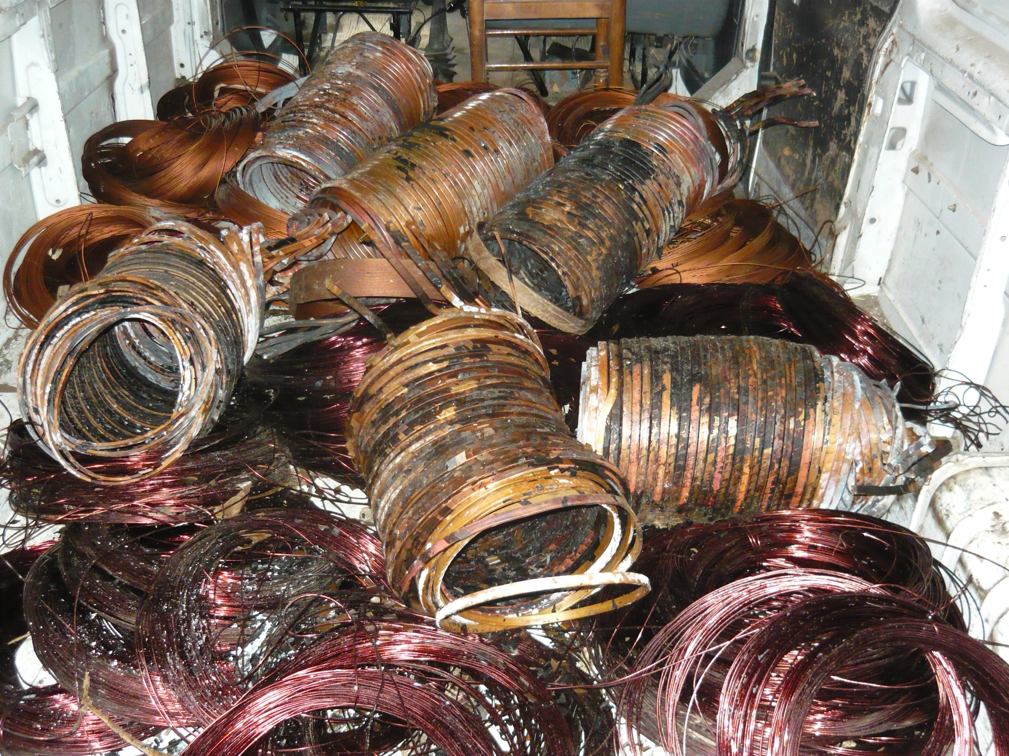 Cosenza, sequestro di 8200 chili di rame su autocarro  