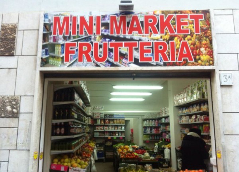 La Capitale nella giungla dei minimarket 