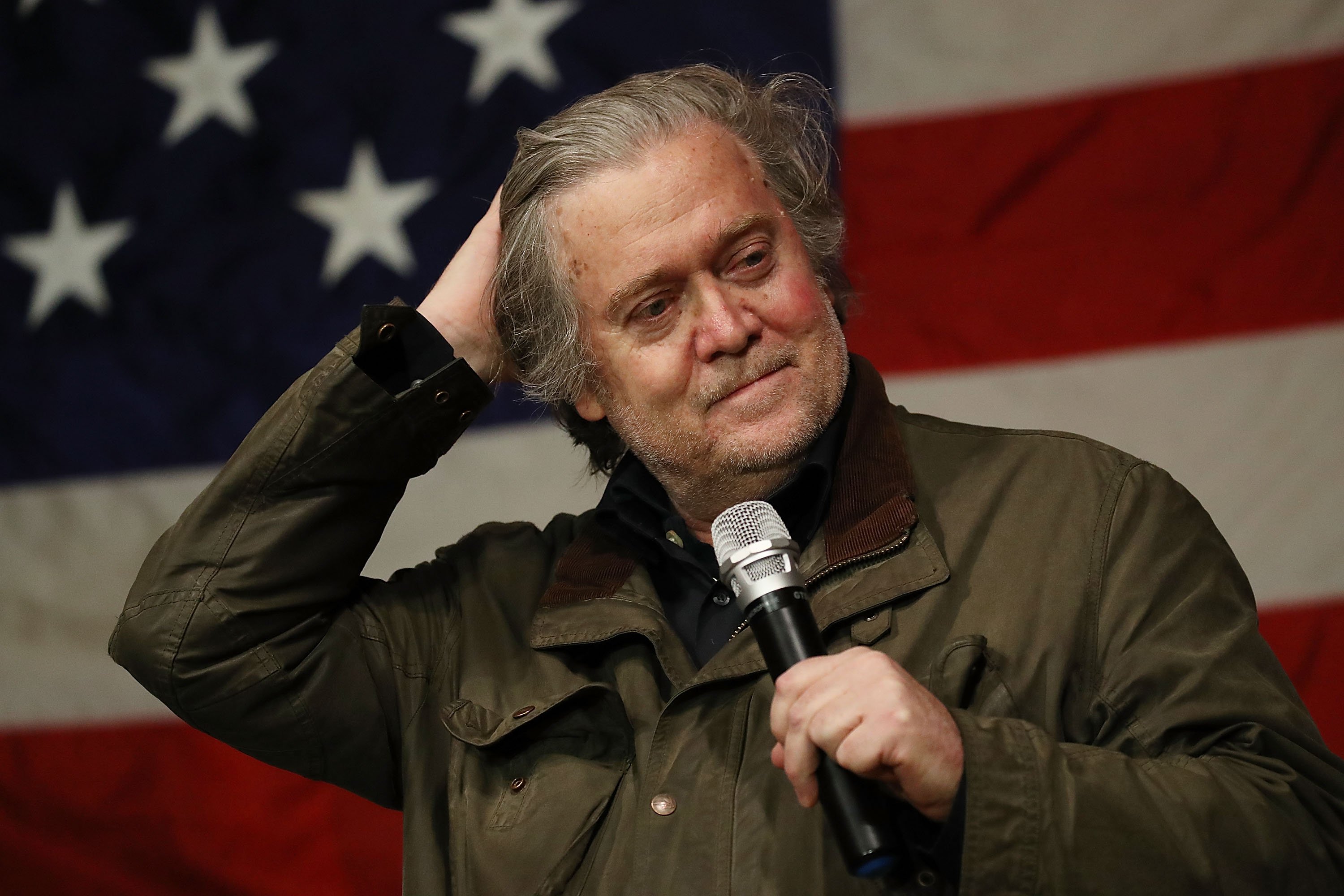 L’ombra di Bannon su Cambridge Analytica