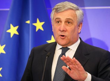 Caso Facebook, Tajani convoca Zuckerberg