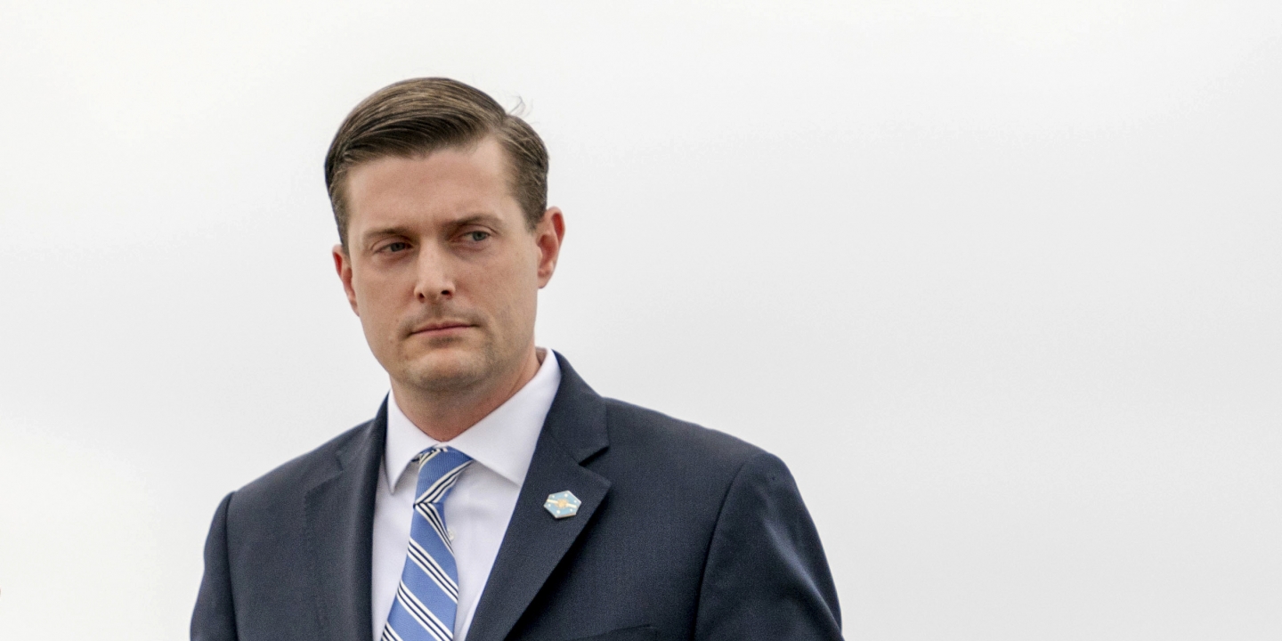 Un collaboratore di Trump si dimette “per violenze domestiche”