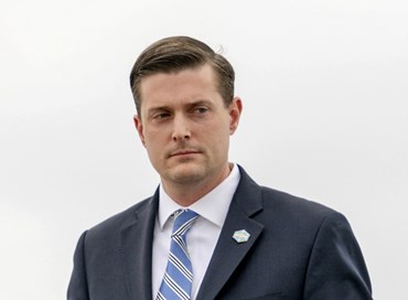 Un collaboratore di Trump si dimette “per violenze domestiche”