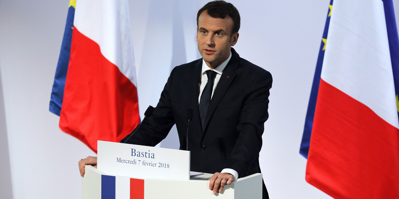 Macron, vuole la “Corsica nella Costituzione” 
