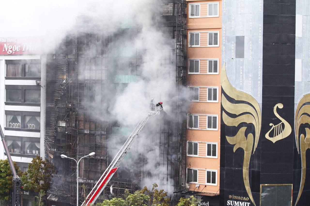 Vietnam, 13 morti in un maxi incendio