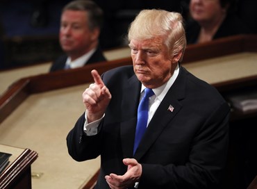 Trump “cancella” Obama con le mini-atomiche